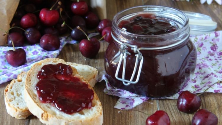 Confiture de cerises maison