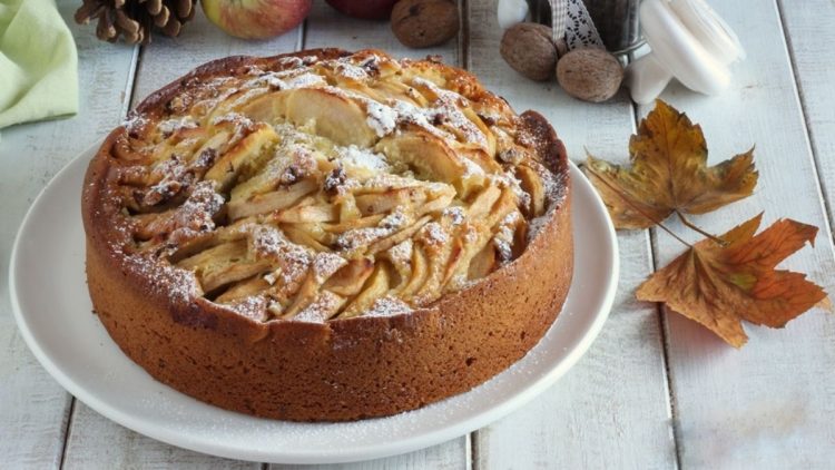 Gâteau aux pommes et aux noix