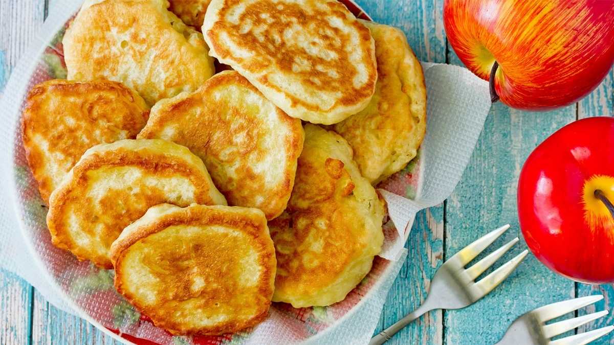 Pancakes aux pommes sans œufs et sans beurre