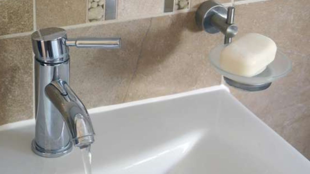 9 astuces pour les salles de bain qui se nettoient toutes seules