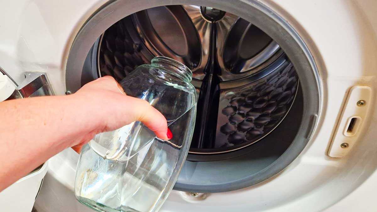 Calcaire et mauvaises odeurs dans votre machine à laver ? Faites ce lavage à vide !