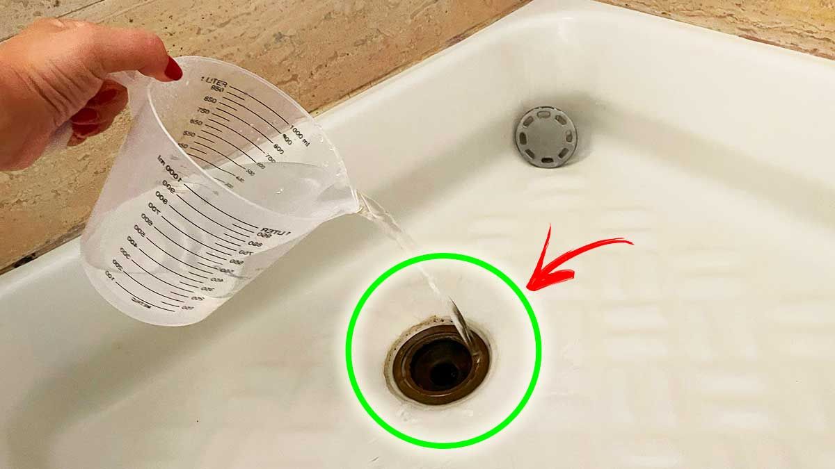 Découvrez l'astuce infaillible pour éliminer les mauvaises odeurs de  canalisation de douche -  - Vos actualités !