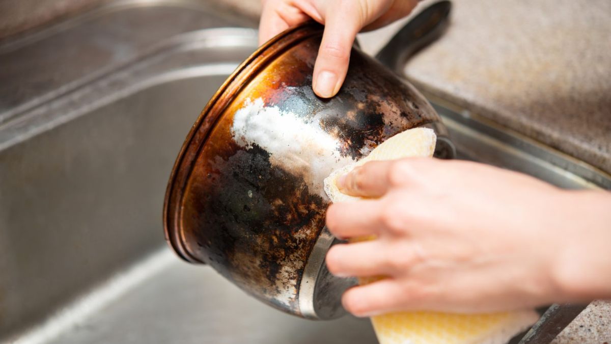 Les méthodes efficaces pour bien nettoyer une casserole brulée