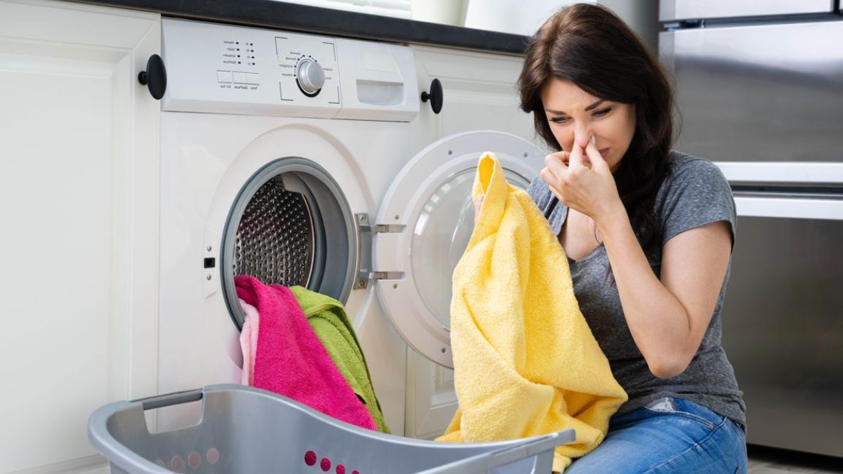 4 raisons pour lesquelles vos vêtements sortent malodorants de la machine à laver