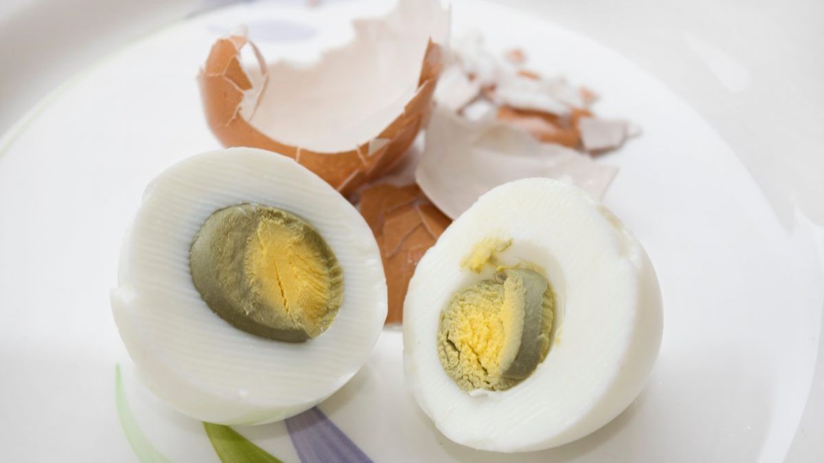 Pourquoi le jaune d’œuf dur devient vert 