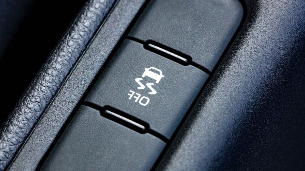 Les conducteurs devraient appuyer sur le bouton pour désactiver la fonction de sécurité dans quatre situations, selon un expert