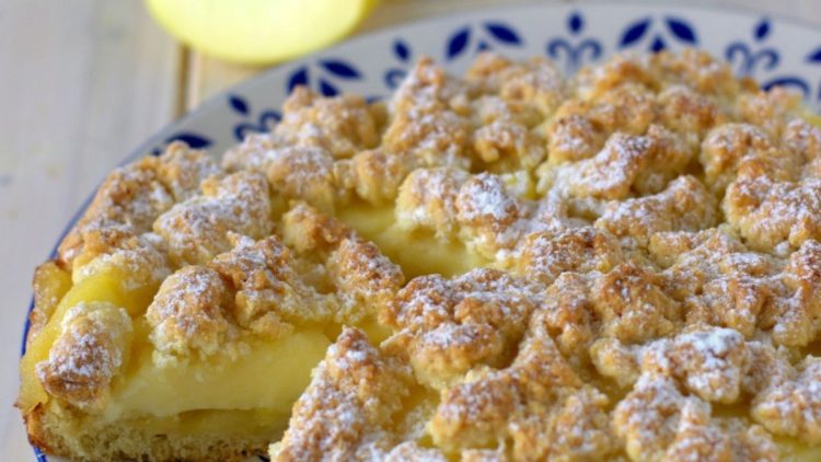 tarte crumble aux pommes et à la crème