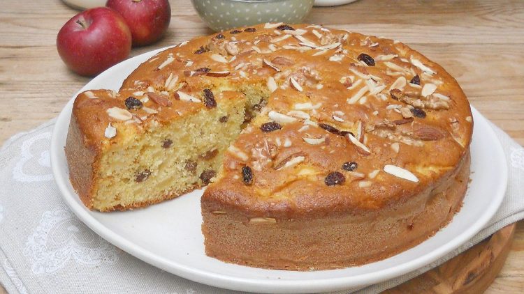 gâteau d'automne au yaourt et aux pommes 