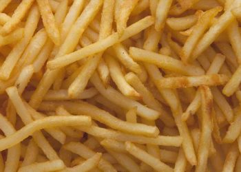 Frites croustillantes : tout le monde a l'ingrédient secret liquide à la maison