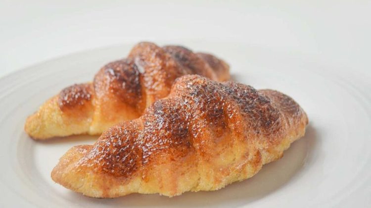 Manger un croissant tous les matins