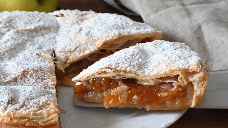 Tarte aux pommes en pâte feuilletée